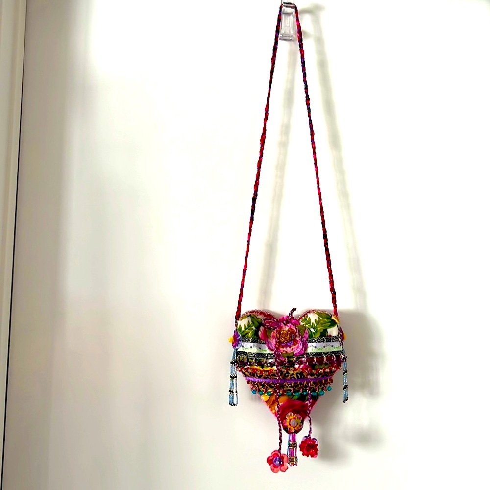 NWT VINTAGE BAG Heart-shaped Handmade Hand-beaded in Aspen CO ROSETTES colorful - Picture 2 of 16